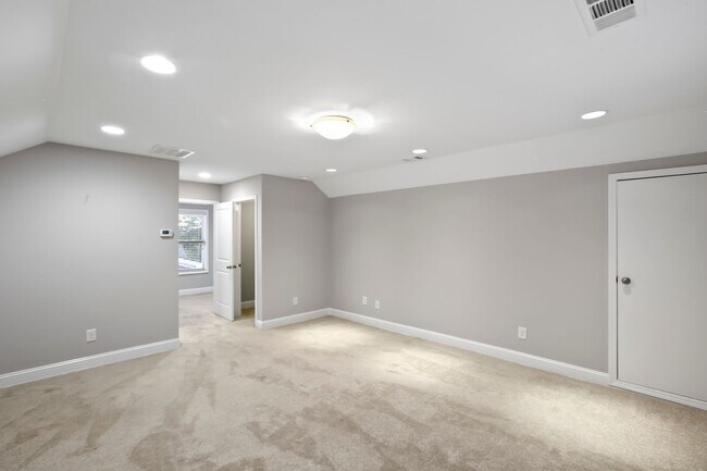 Building Photo - 2559 Draw Dr