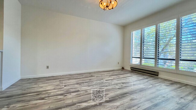 Building Photo - Beautifully Updated Junior 1bd/1ba at reso...
