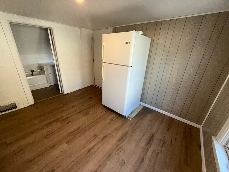 Building Photo - 514 Mather St