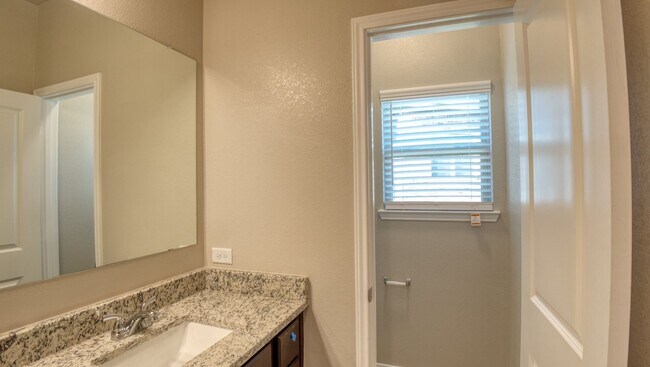 Building Photo - Spacious Townhome Available Now!