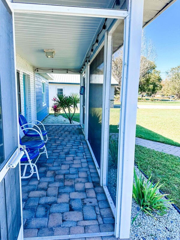 Building Photo - 1540 Lake Howard Dr