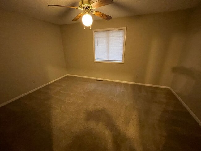 Building Photo - Rolling Acres