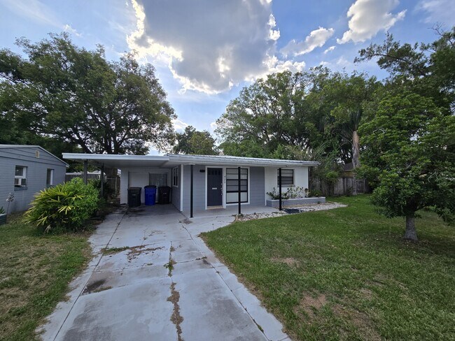 Primary Photo - 420 Indiana Ave
