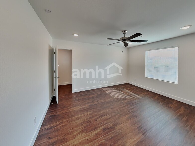 Building Photo - 132 Charmante Tulip Ln