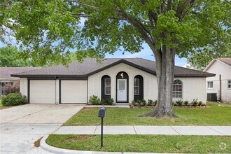 Building Photo - 3709 Edgebrook Dr