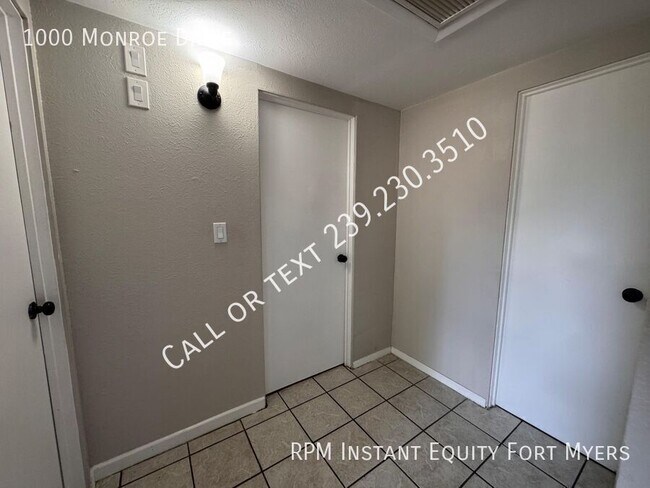 Building Photo - 1000 Monroe Dr