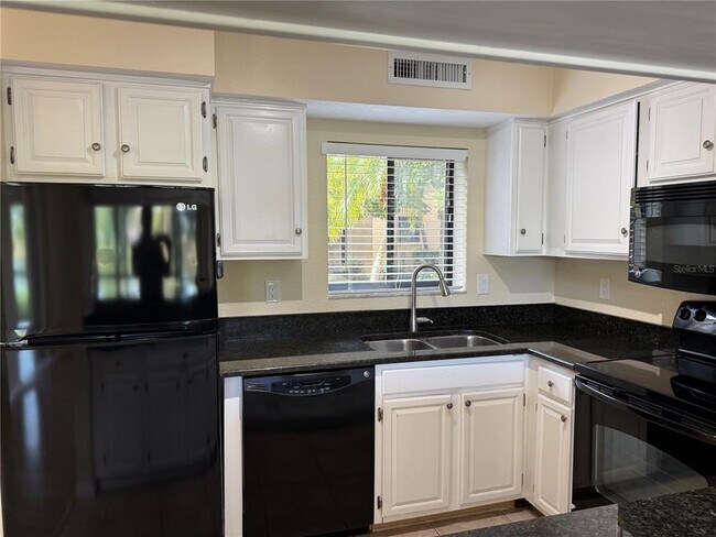 Building Photo - 5697 Ashton Lake Dr