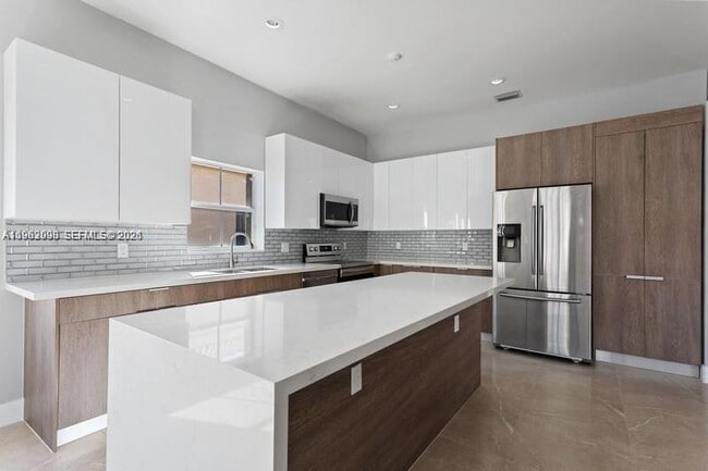 Building Photo - 1236 Meadows Blvd