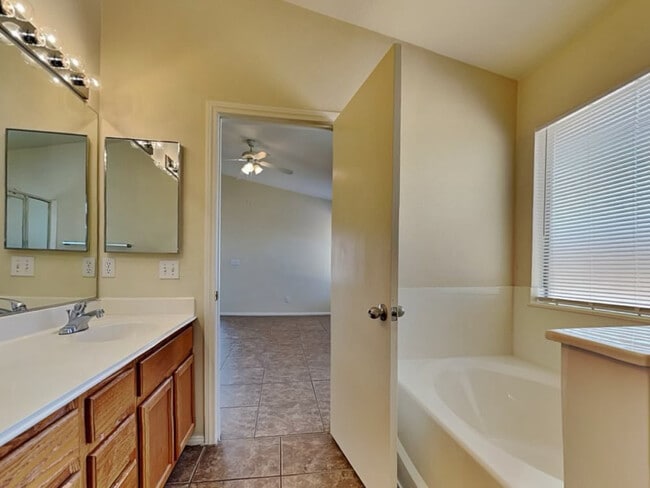 Building Photo - 4528 Possum Berry Ln