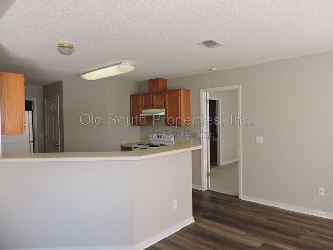 Building Photo - 555 Batten Blvd