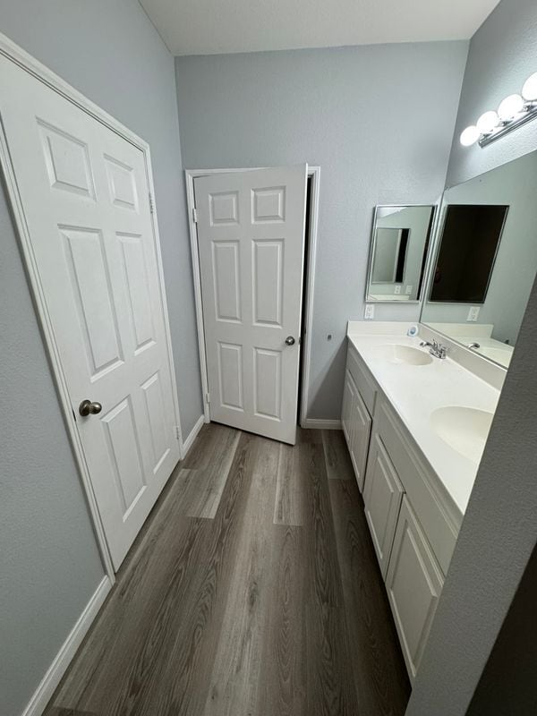 Building Photo - 9728 Marilla Dr