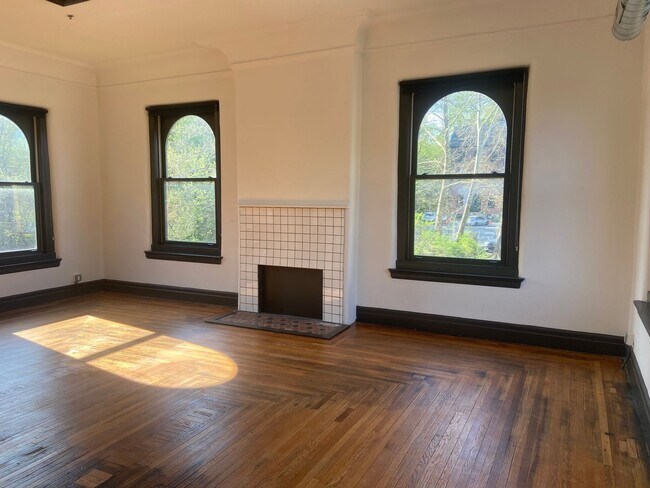 Building Photo - Simon Silk Mill - Building E - Residential