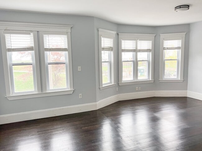 Building Photo - 156 Homes Ave