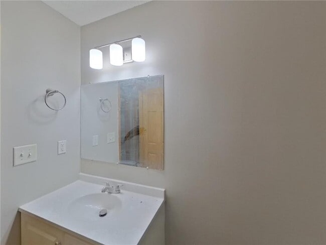 Building Photo - 2931 Woodbridge St