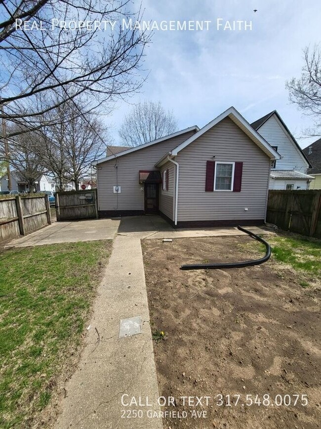 Building Photo - 2250 Garfield Ave