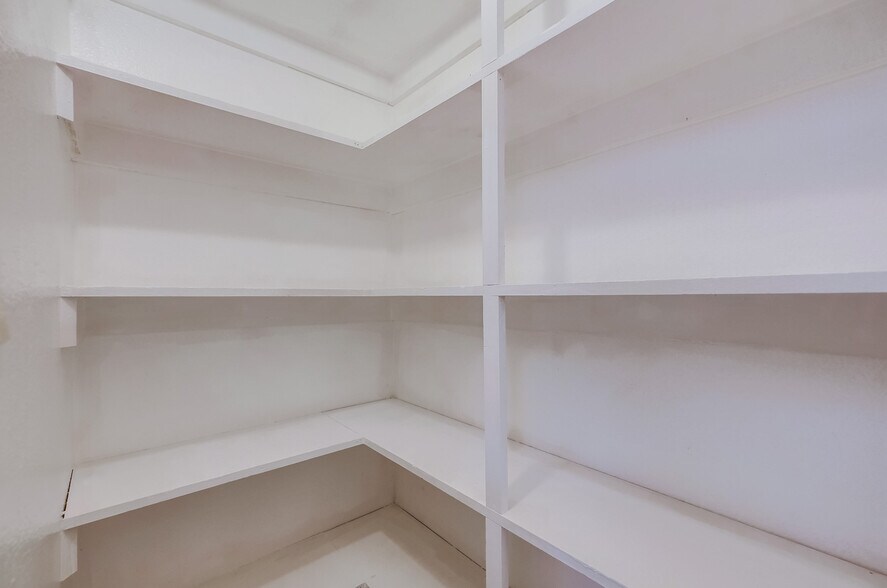 Building Photo - 2308 Schader Dr