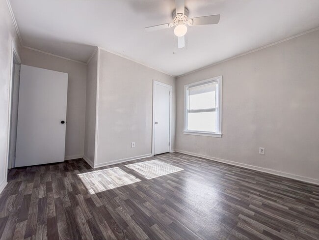 Building Photo - Cherokee Duplex