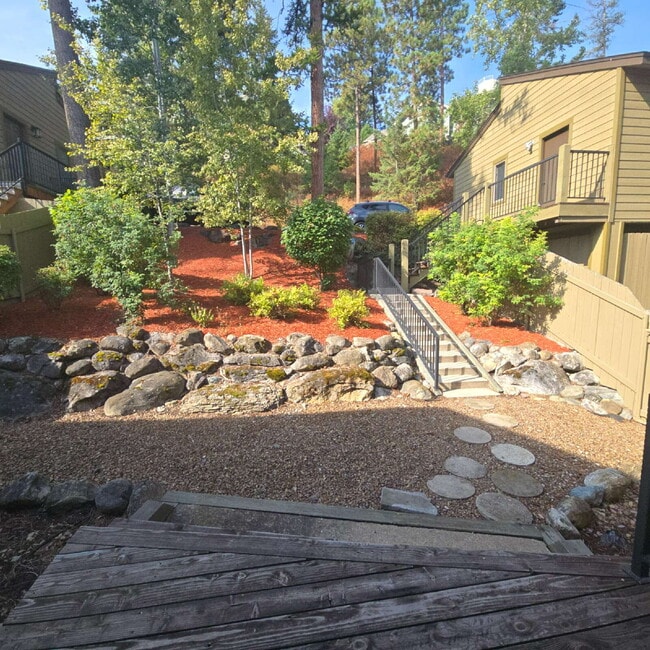 Building Photo - Fully furnished 2+ bed/2.5 bath on Flathead Lake (Available September thru May)