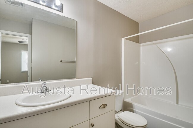 Building Photo - 3004 Strickland Ct