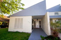 Building Photo - 1437 White Pine Dr