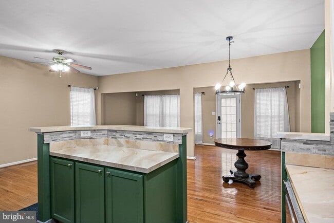 Building Photo - 81 Sassafras Dr