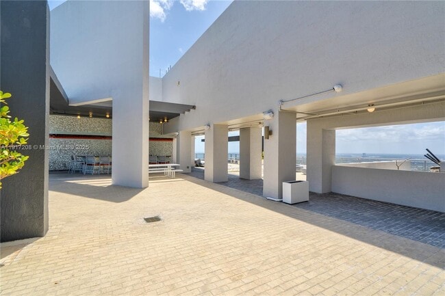 Building Photo - 60 SW 13th St