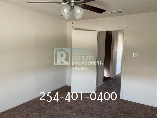 Building Photo - Charming 3-Bedroom, 2.5-Bathroom Duplex in...