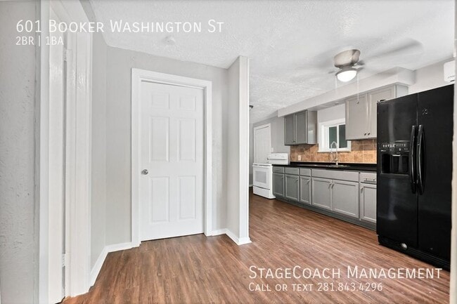 Building Photo - 601 Booker T Washington St