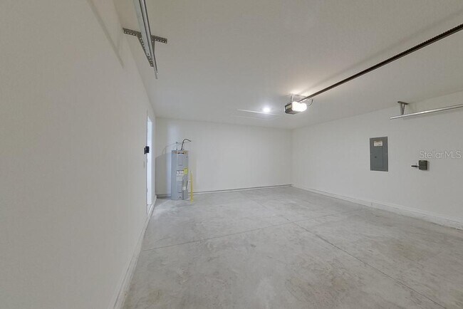 Building Photo - 8584 SW 44th Ct