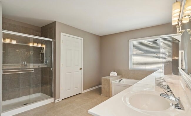 Building Photo - 841 Barclay Dr