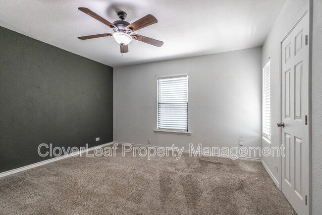 Building Photo - 2423 W Huisache Ave