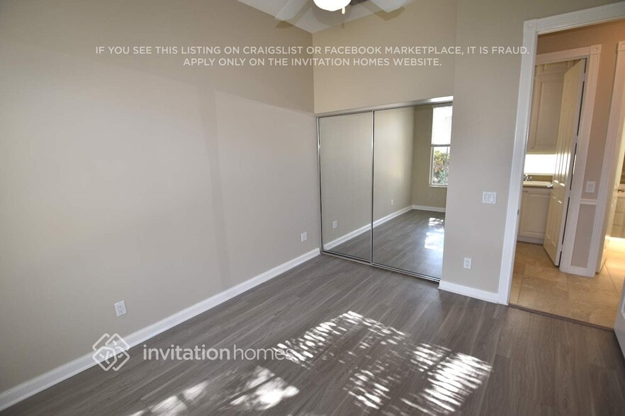 Building Photo - 8233 Pine Cay Rd