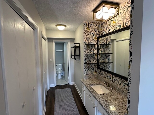 Master bathroom - 1825 Saint Julian Pl