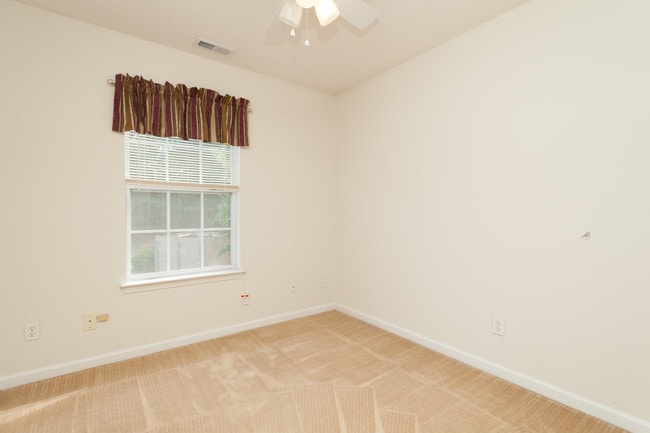 Building Photo - 230 Black Bird Ct