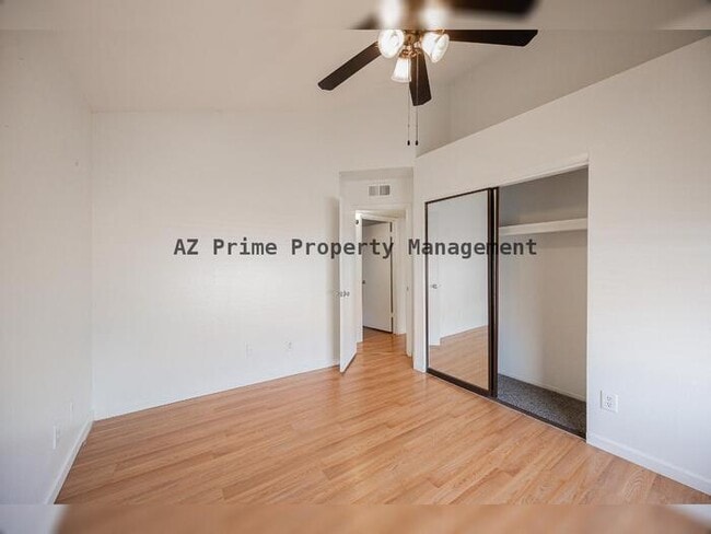 Building Photo - 2141 E Kirkland Ln