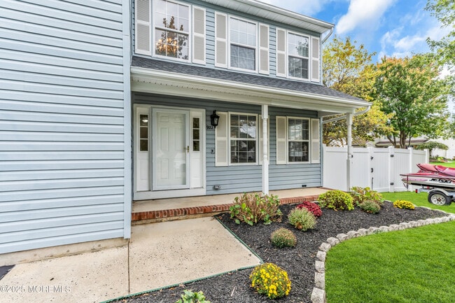 Building Photo - 922 Quincy Dr
