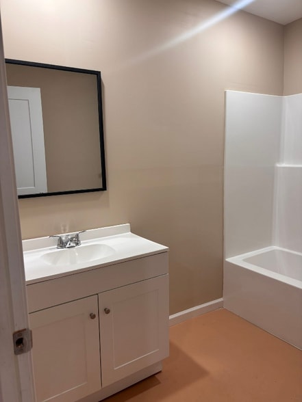 Building Photo - 212 Water St