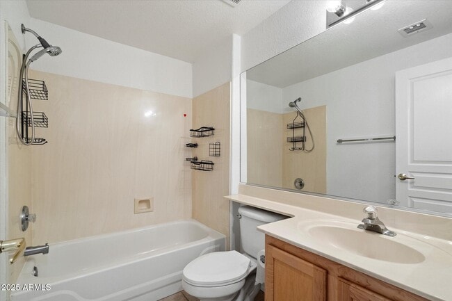 Building Photo - 15221 N Clubgate Dr