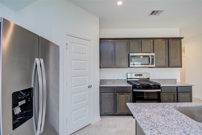 Building Photo - 1022 Cattle Chute Ct