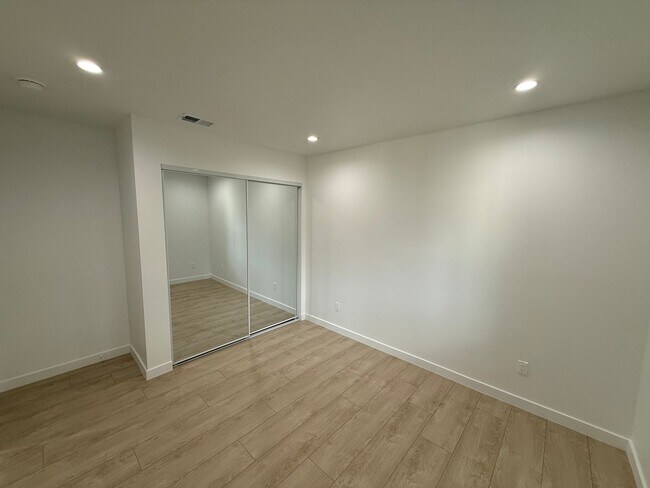 Building Photo - 16918 Bassett St