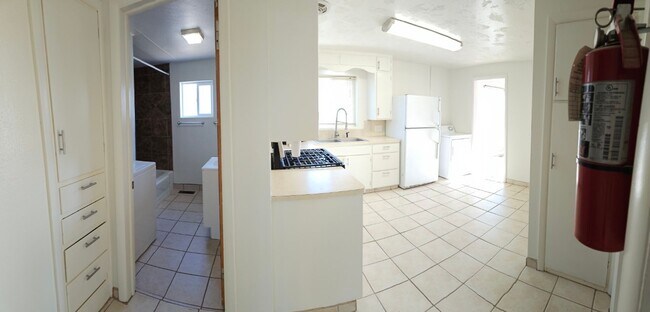 Building Photo - McD--445