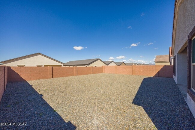 Building Photo - 12490 W Gini Ln