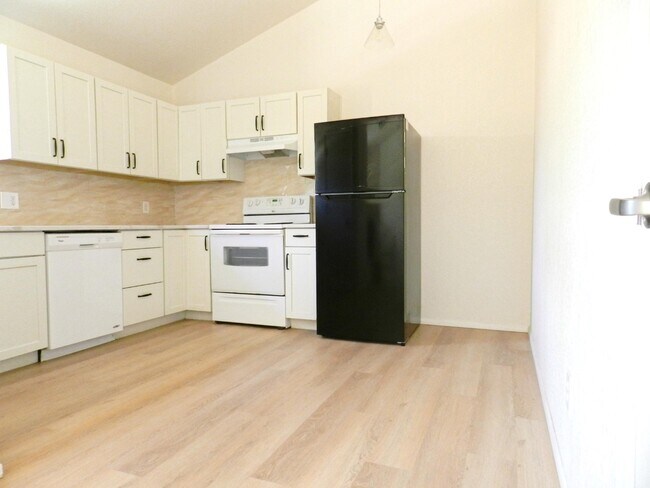 Building Photo - 2512 E Eastland St