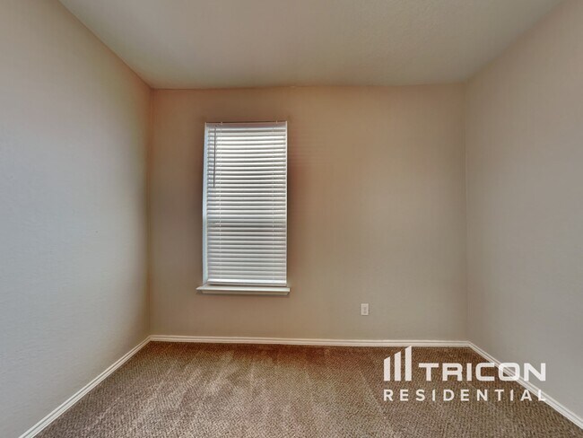 Building Photo - 6615 Port Elizabeth