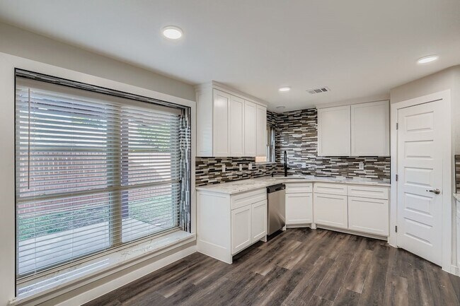 Building Photo - 3809 Misty Meadow Dr