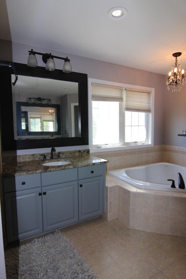 Building Photo - 25783 Fenian Ct