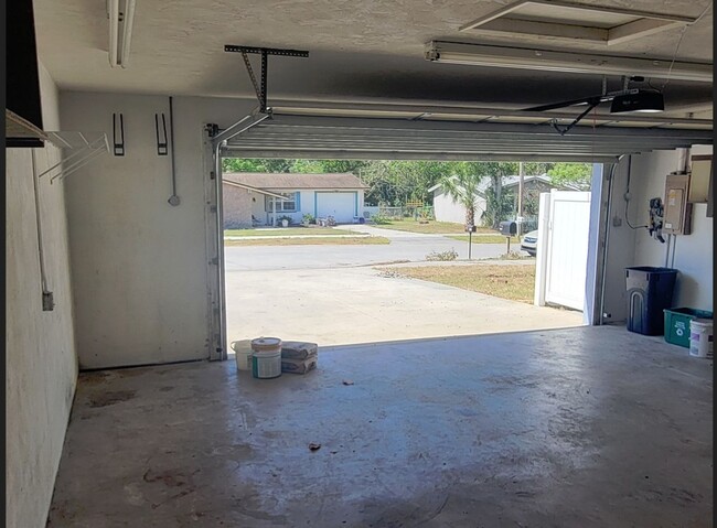 Building Photo - Coming Soon!!  Avaliable May 1, 2025 Spaci...