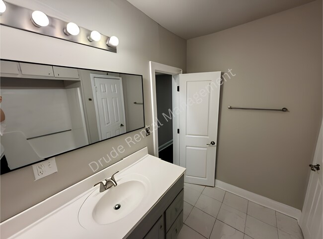 Building Photo - Remodel and Charming Home