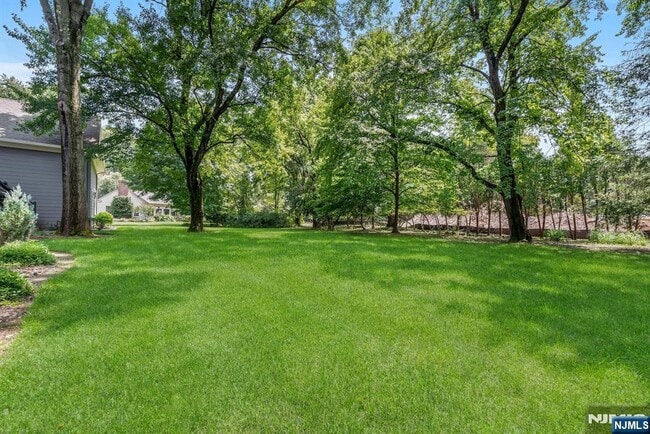 Building Photo - 4 Brookview Ct