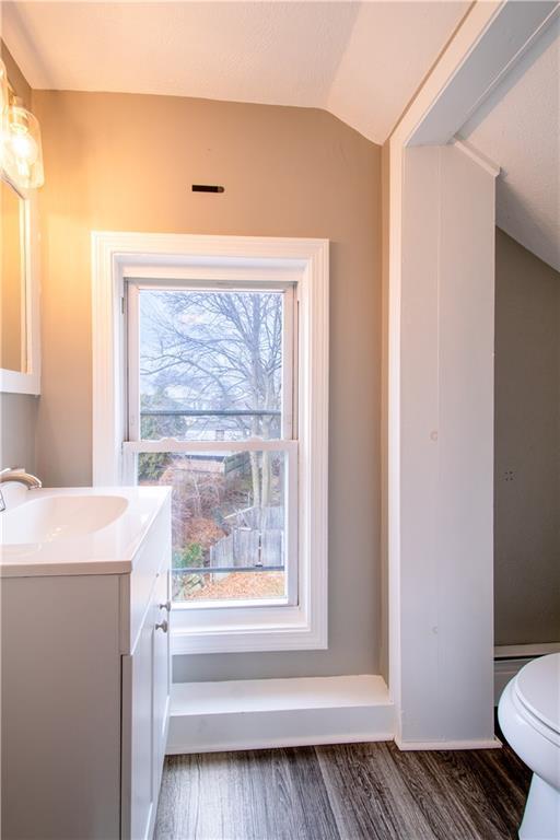 Building Photo - 216 Maplewood Ave